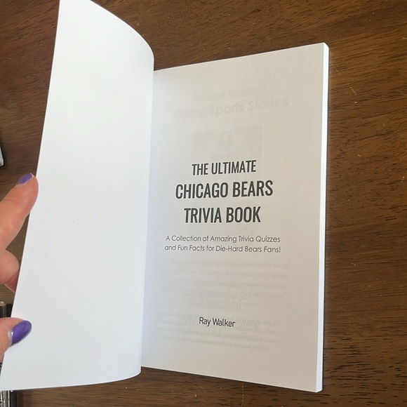 NWT CHICAGO BEARS TRIVIA paperback book - Picture 3 of 3
